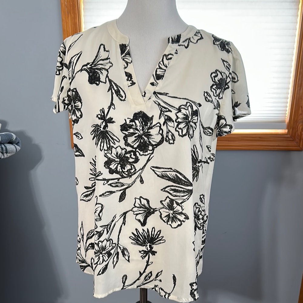 Maurices Floral Print Women's Top NWOT